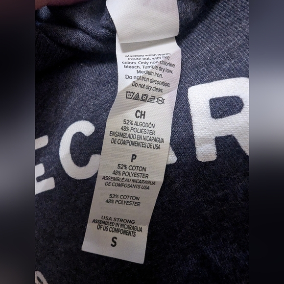 Rose Apothecary Schitts Creek  Tee Vintage heathered navy Short Sleeve Sz S - Picture 5 of 9